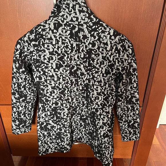 Tonia Debellis made in Canada jacket. Stretch! - Picture 7 of 14